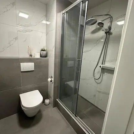 Apartment Ahoj Park, Terrace Studio, Private Parking *