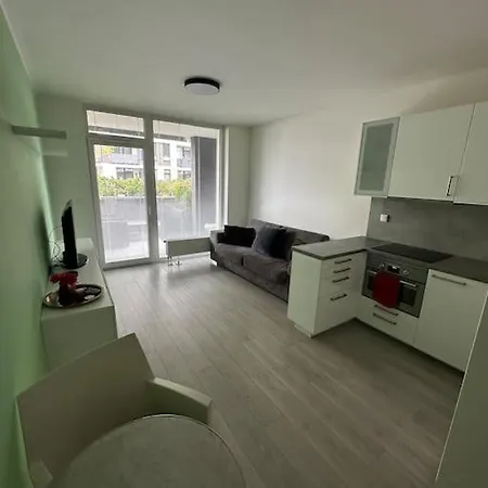 Apartment Ahoj Park, Terrace Studio, Private Parking *