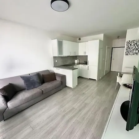 Apartment Ahoj Park, Terrace Studio, Private Parking *